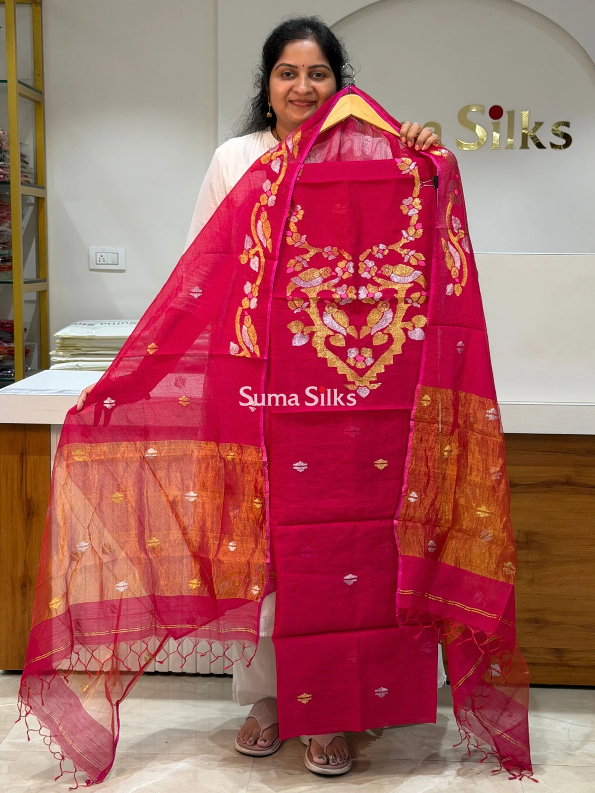 Muslin Jamdani Multiple Birds Neck Pattern Pink