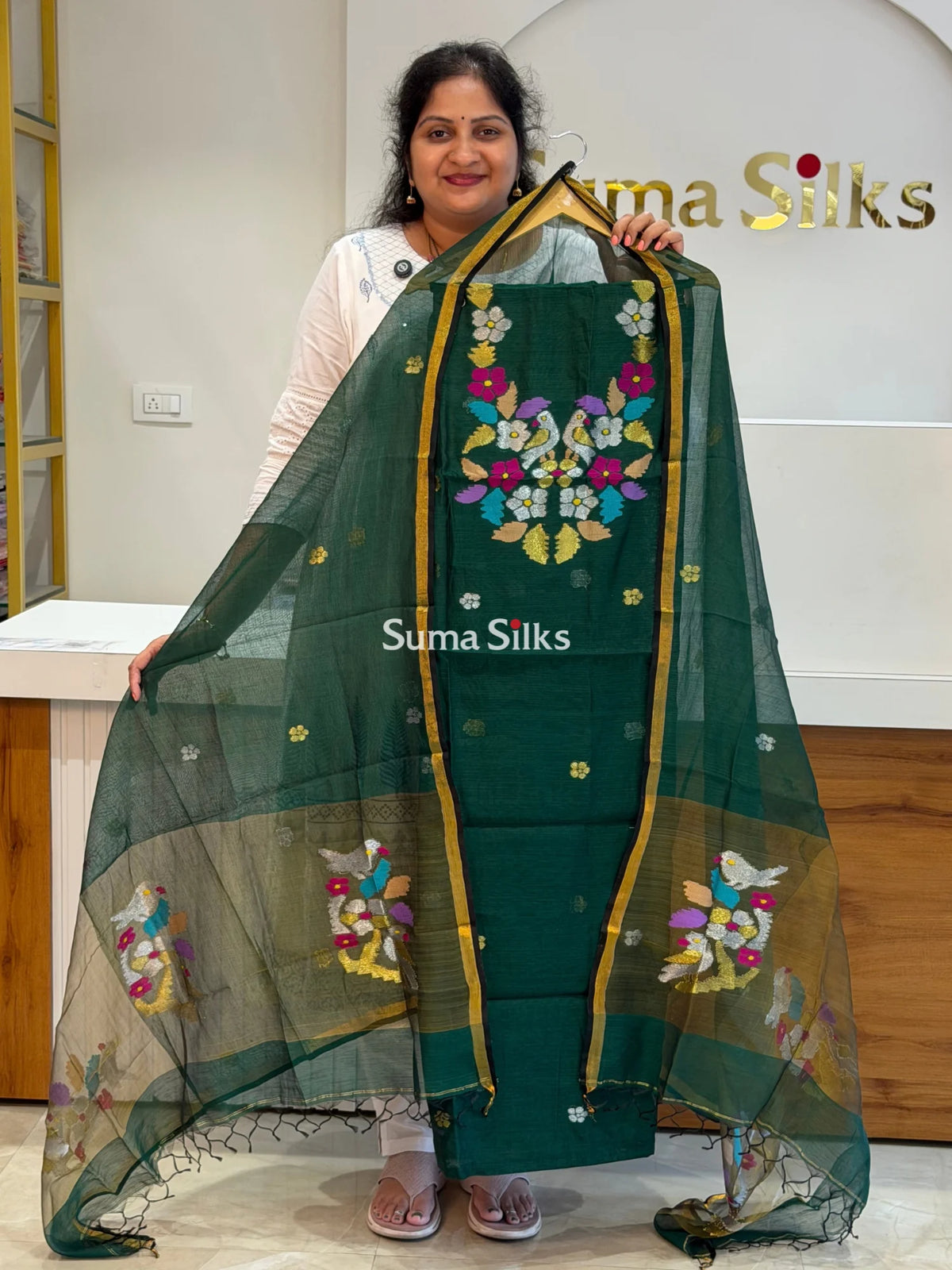 Muslin Jamdani Neck Flowers Bottle Green