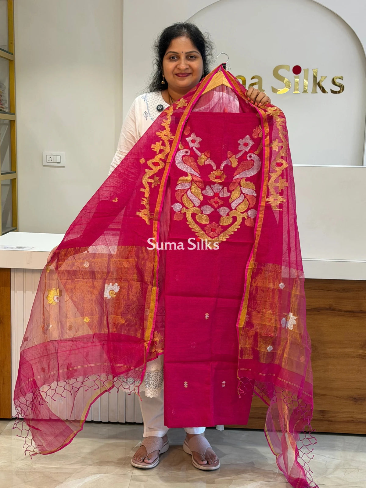 Muslin Jamdani Neck Peacock Rani Pink