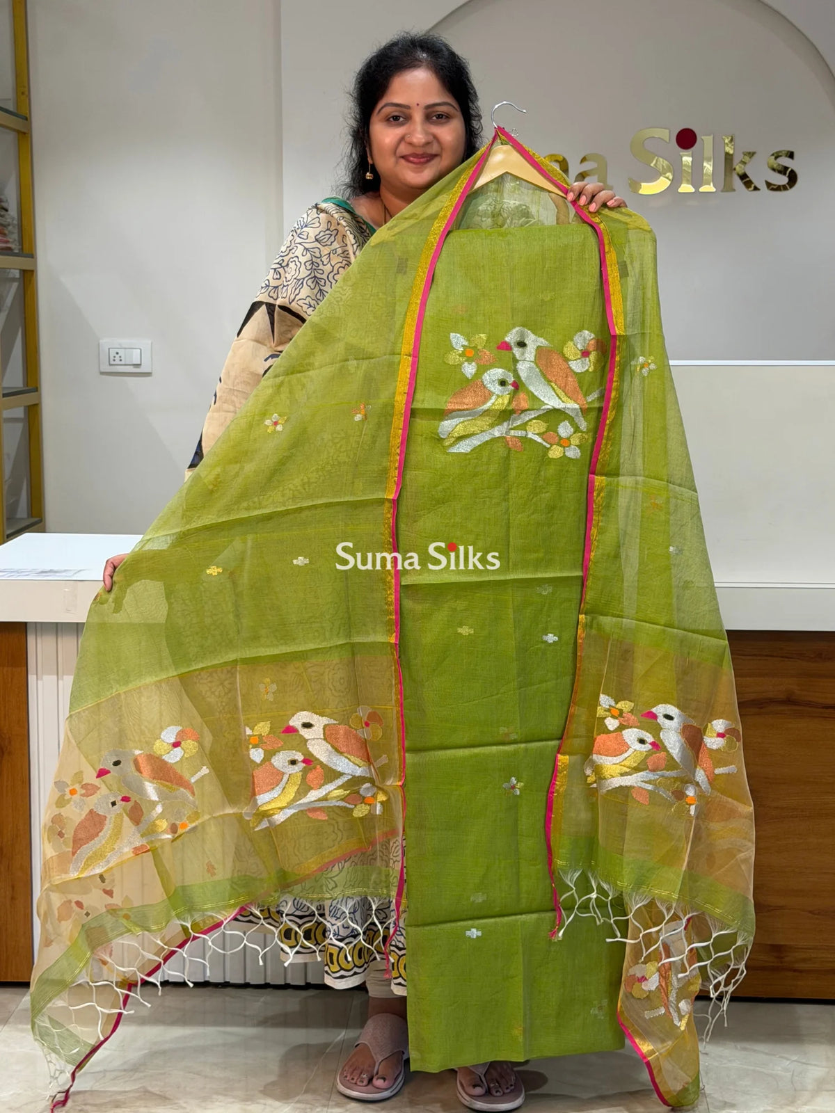 Muslin Jamdani Neck Two Birds Parrot Green