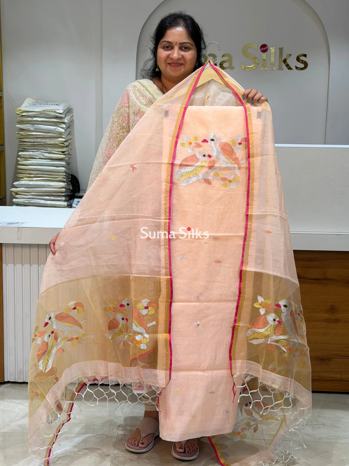 Muslin Jamdani Neck Two Birds Peach Color